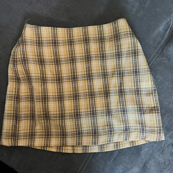 TRUCE Yellow Plaid Girls’ Skirt - Picture 4 of 6